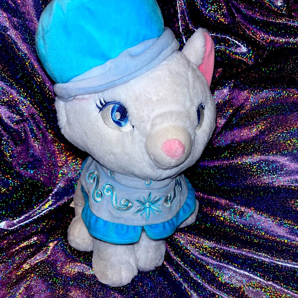 Disney Store Exclusive Marie Aristocats Winter Plush